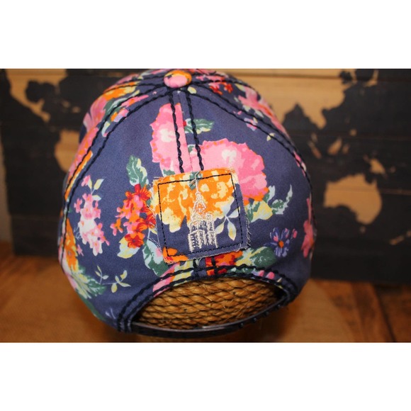 Robin Ruth Floral designed New York Empire State Building hat - Picture 6 of 10